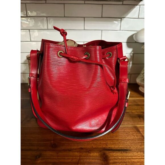 Louis Vuitton Petit Noe Red Epi Leather Vintage Shoulder Bag - Picture 4 of 15